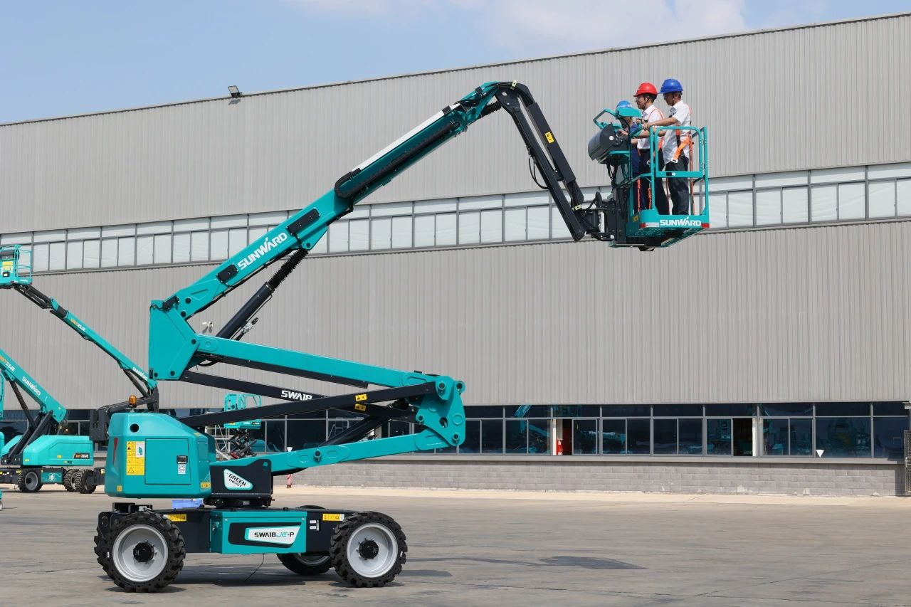 高可靠、高安全、高性能！新一代P系列电动臂式高空作业平台成功下线