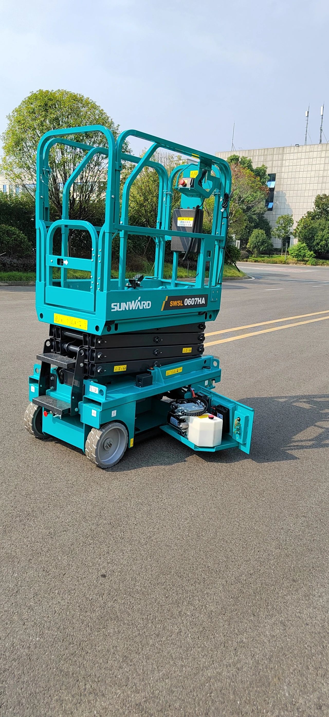 向“新”而行！又一款电动液驱剪叉式高空作业平台发布