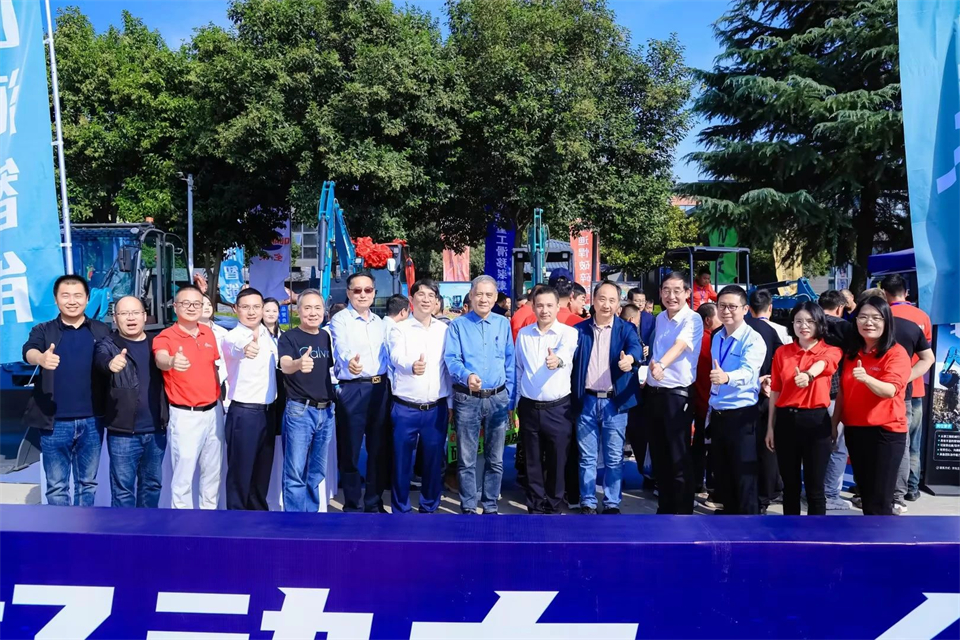 展现“掘”对实力！亮相2024微挖大会暨小型设备大会