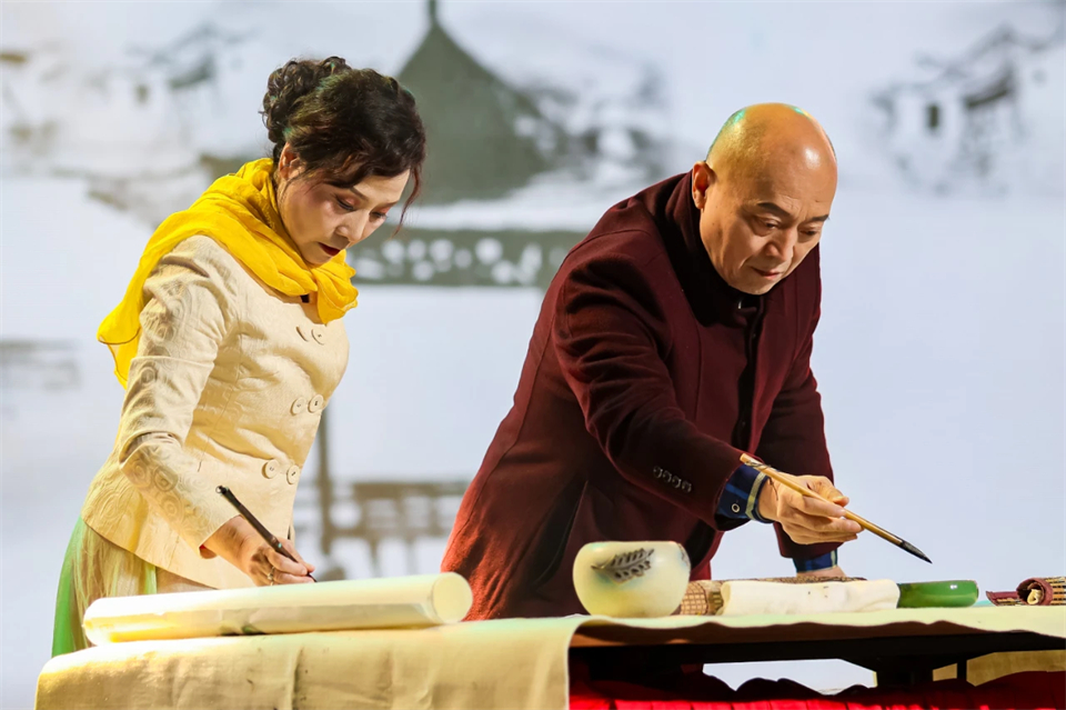 创新引领价值 理想成就未来——庆祝成立25周年表彰大会暨文艺晚会隆重举行