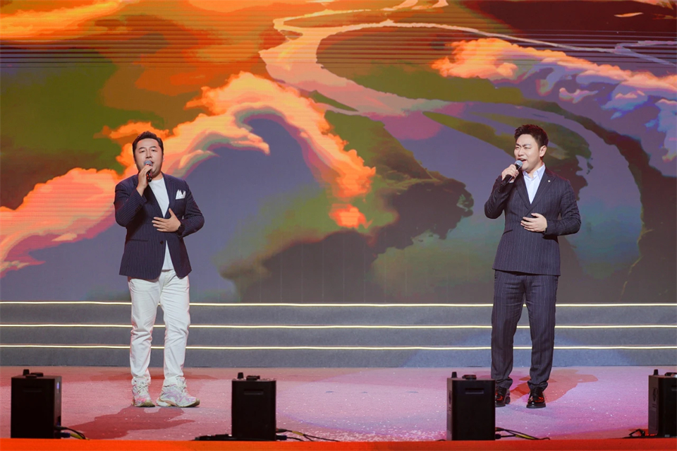 创新引领价值 理想成就未来——庆祝成立25周年表彰大会暨文艺晚会隆重举行