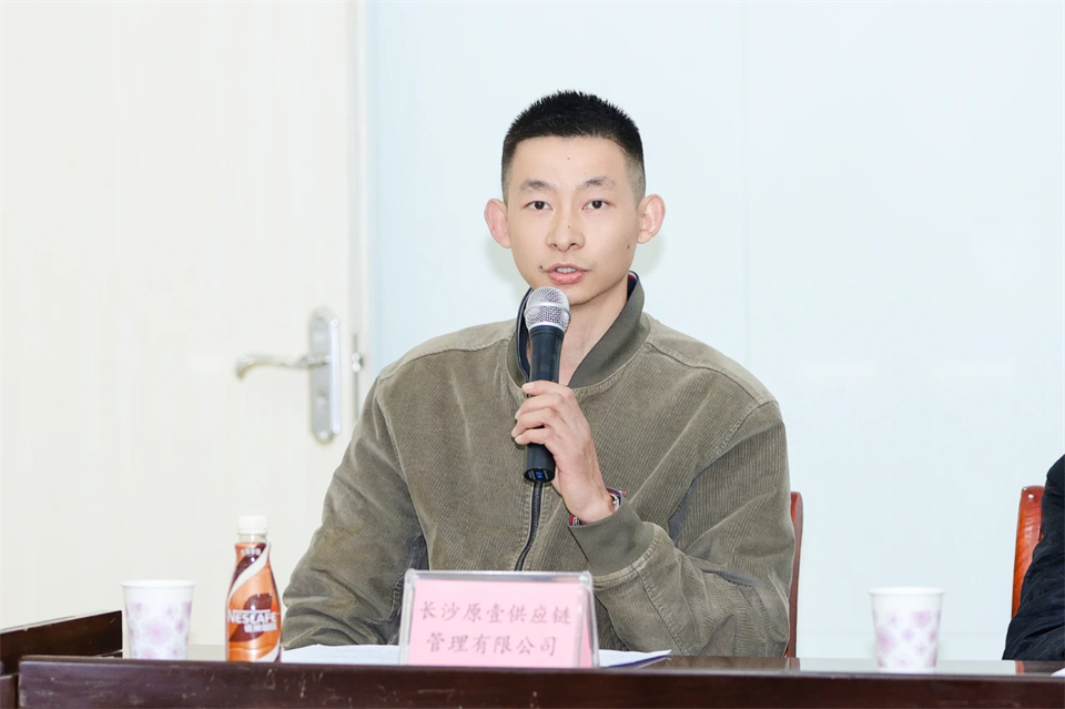 长龙街道、召开首届年货盛惠暨送春联文化惠民活动工作会议