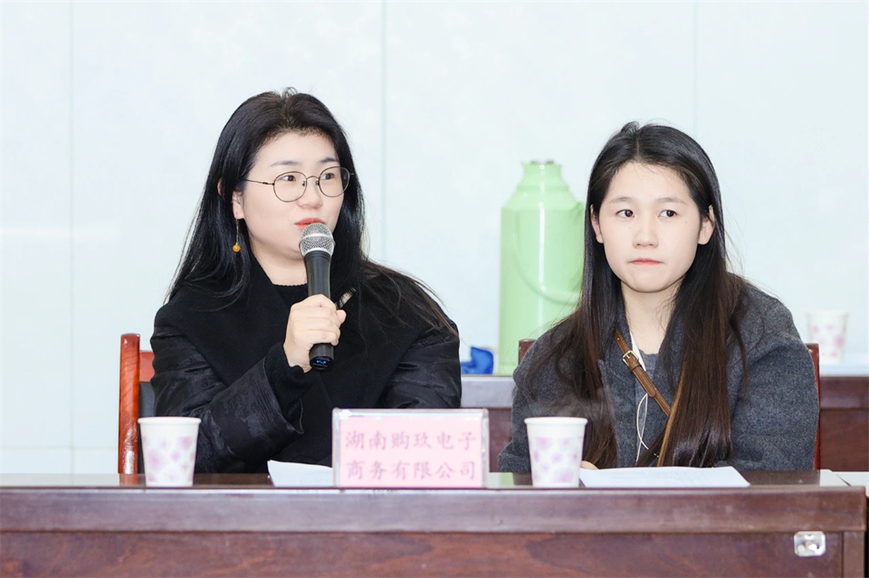 长龙街道、召开首届年货盛惠暨送春联文化惠民活动工作会议