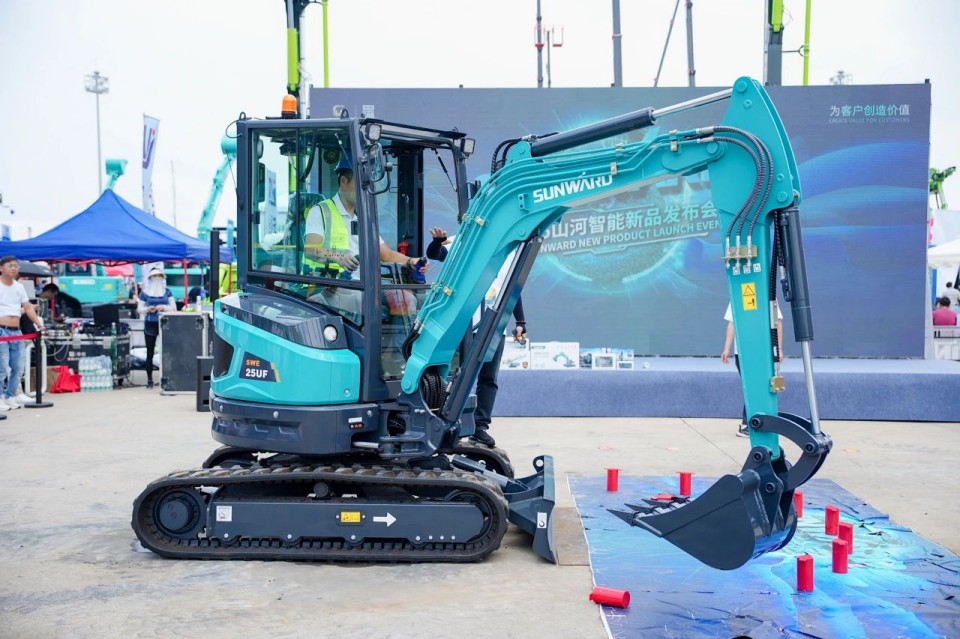 2025 CICEE | 从单一工具迈向多元化解决方案，呈现非凡挖掘机风采