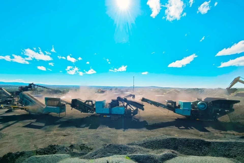 破碎筛分成套设备成功登陆非洲市场，共绘合作共赢新篇章