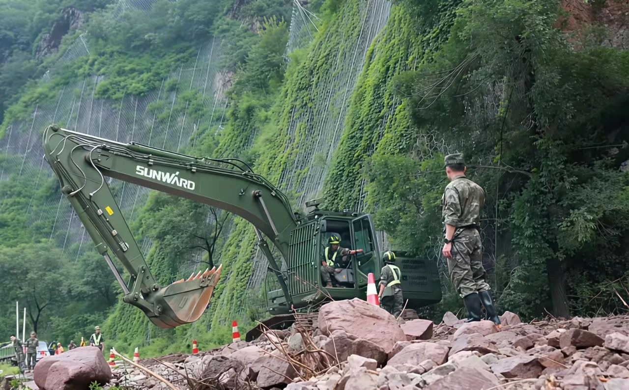 关注！应急救援装备助力武警冲锋北京暴雨抢险救灾一线！