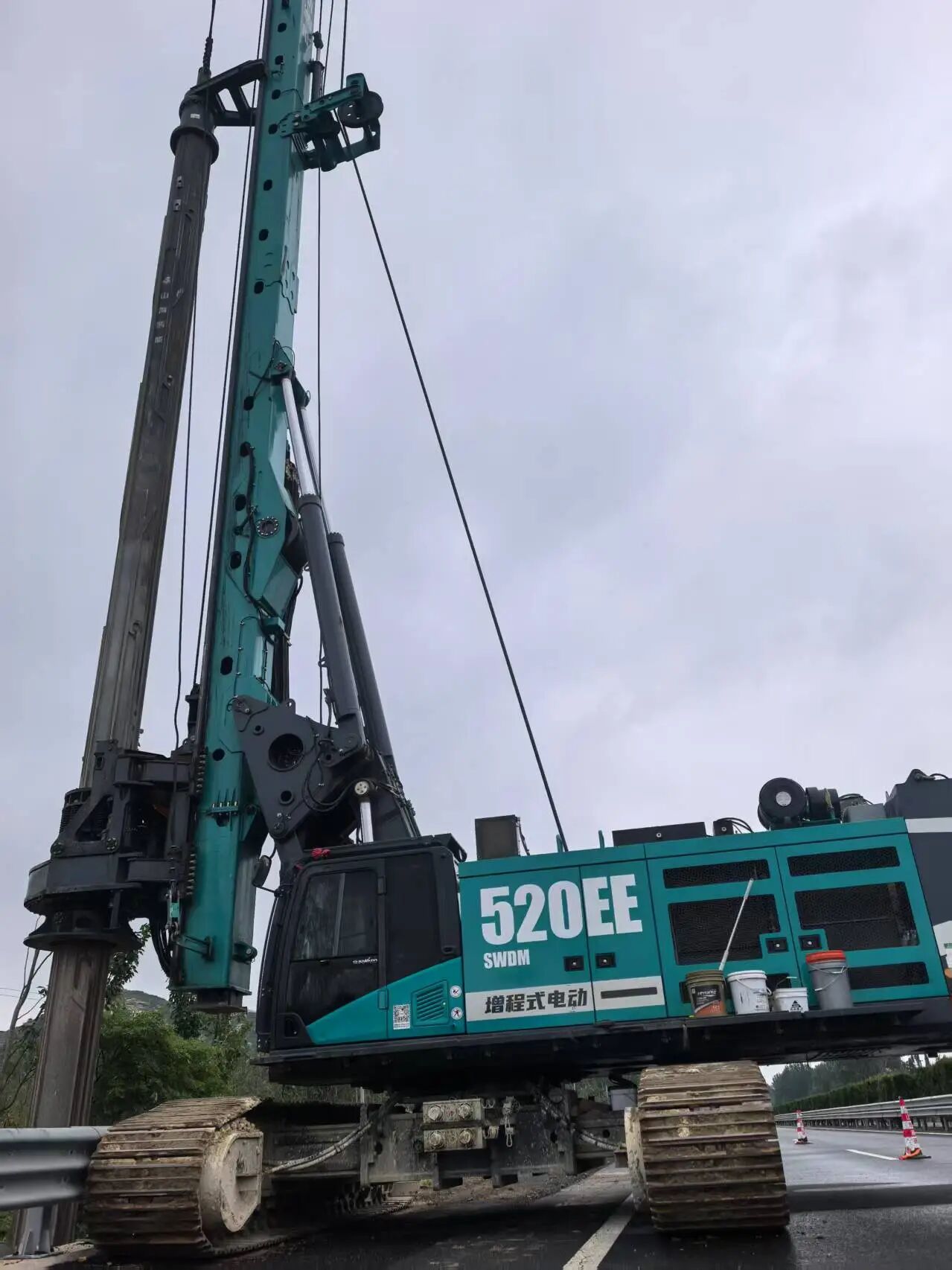 增程式电动旋挖钻机助力山东高速建设，绿色施工成效显著